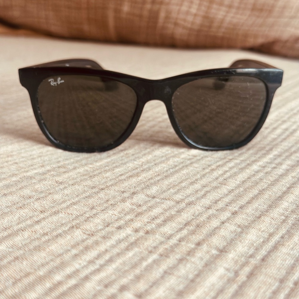 Ray-Ban Black Sunglasses